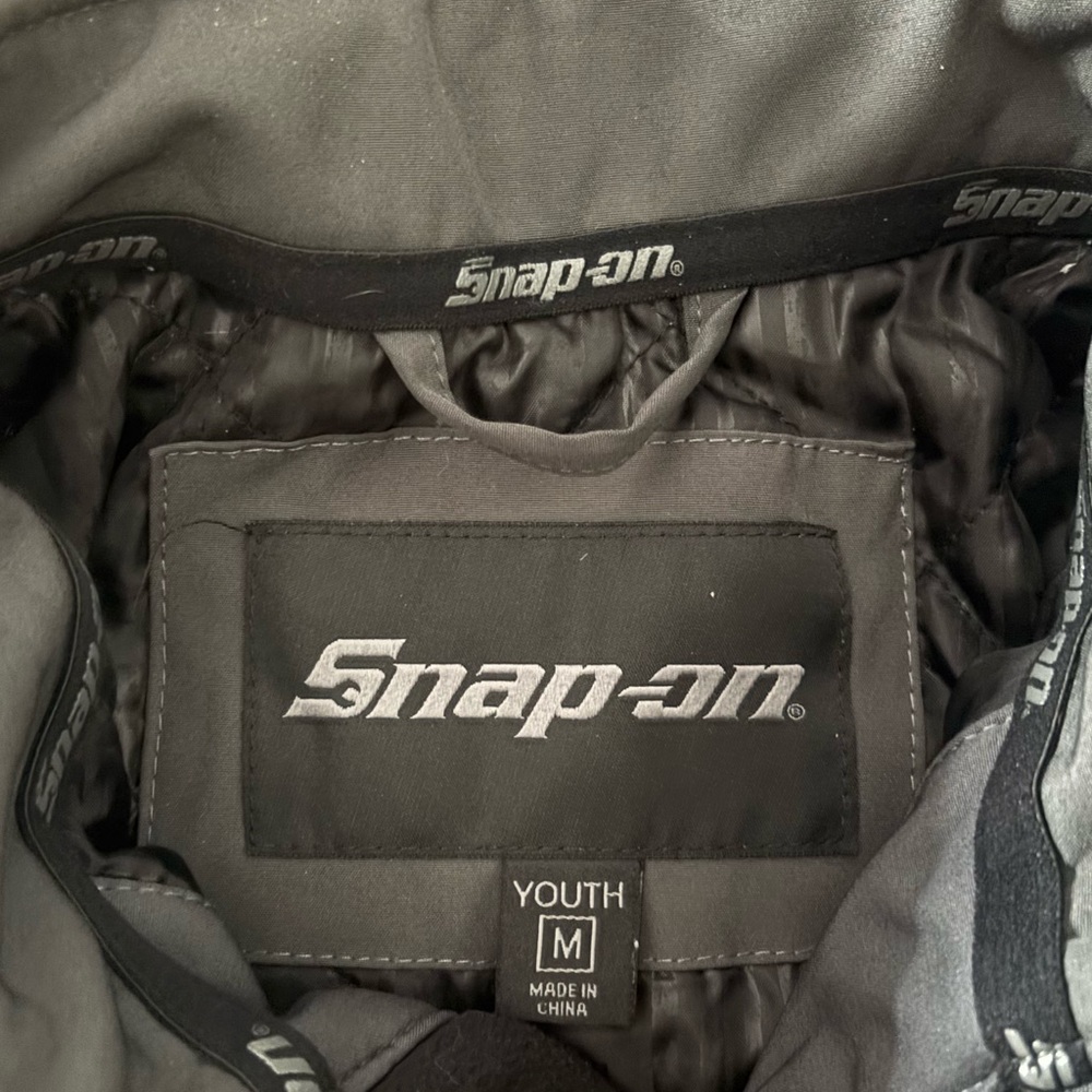 Snap-on Gray Softshell Jacket - Picture 5 of 9